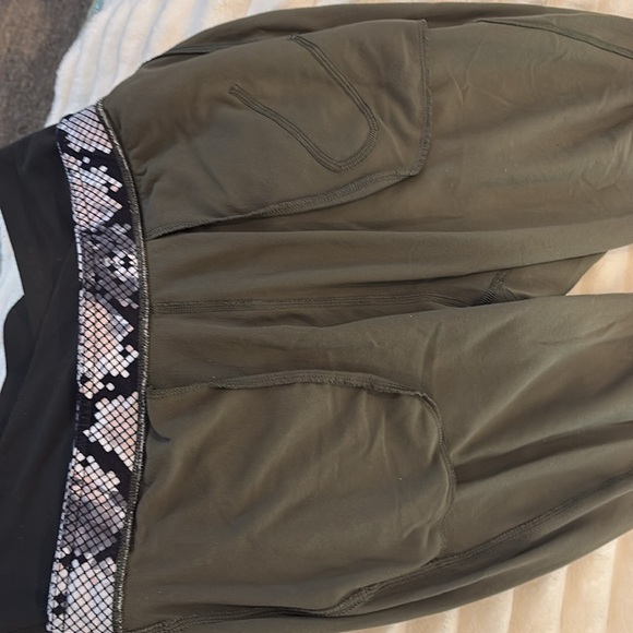 Lululemon Military Green Ankle Tights with printed waist - ❤️size 6/8 - Picture 8 of 14